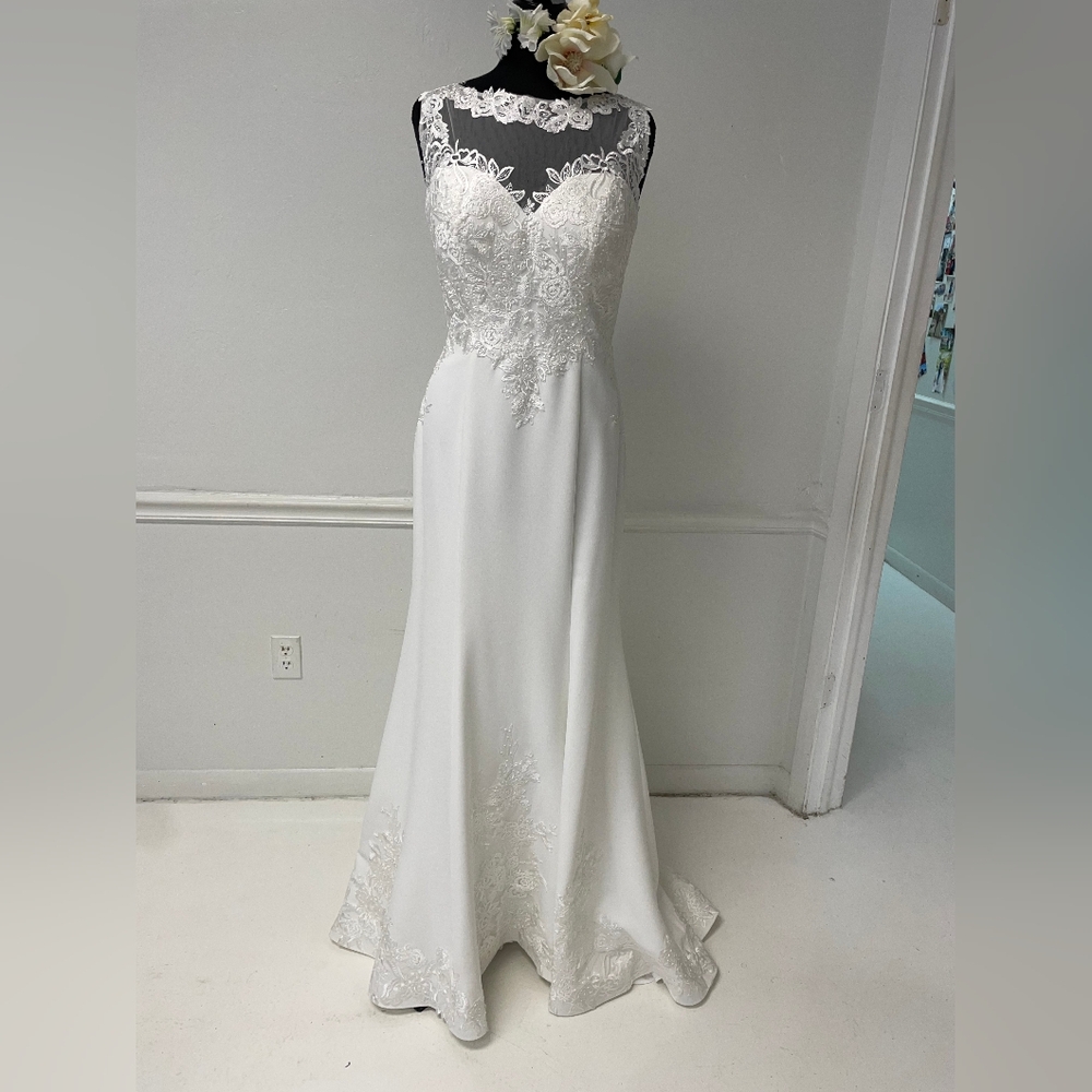 NWT Stella Couture Bridal gown; Size 14, in off white